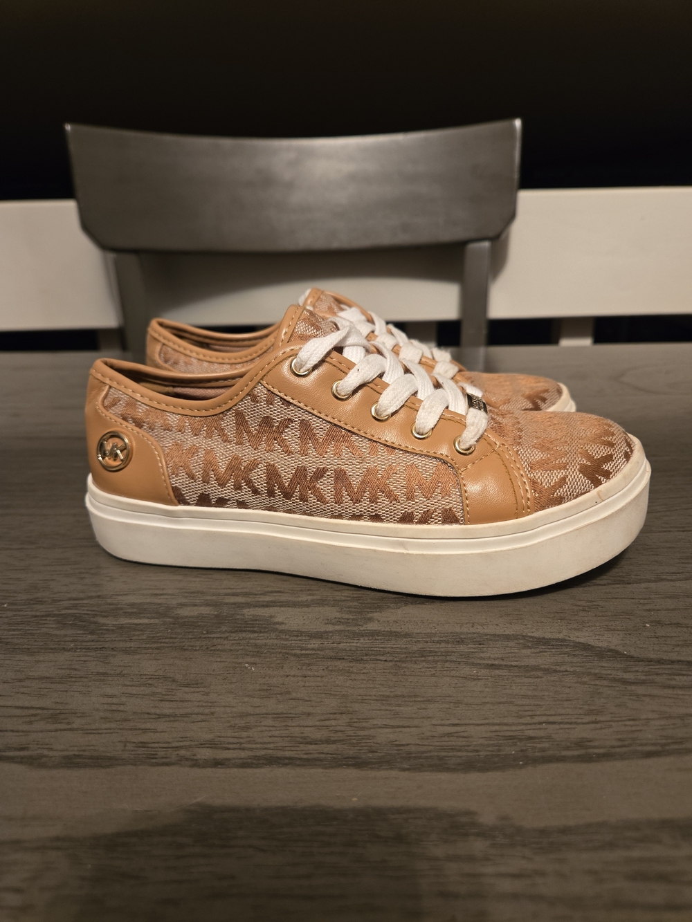 Michael Kors Big Kids Size 1 Sneakers Shoes Laceup MK Logo